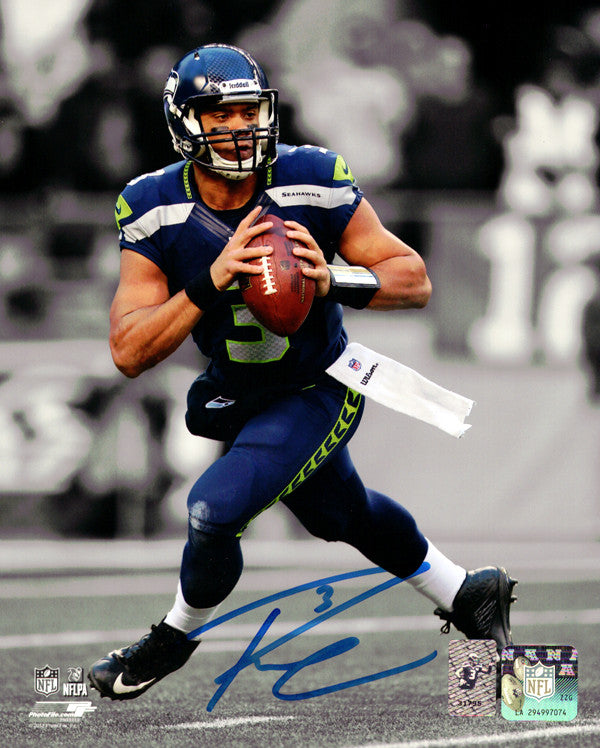 Russell Wilson Autographed 8x10 Photo Seattle Seahawks RW Holo Stock #90912