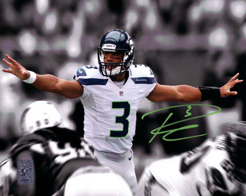 Russell Wilson Autographed 8x10 Photo Seattle Seahawks First Game RW Holo Stock #88004