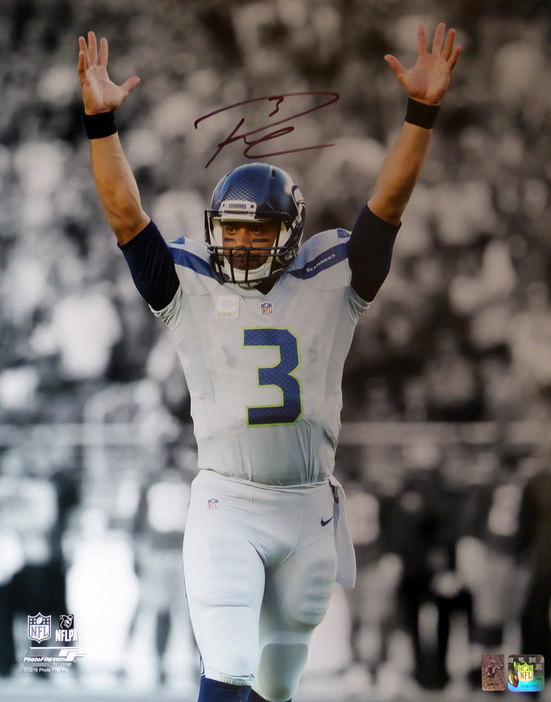 Russell Wilson Autographed 16x20 Photo Seattle Seahawks RW Holo Stock #106942