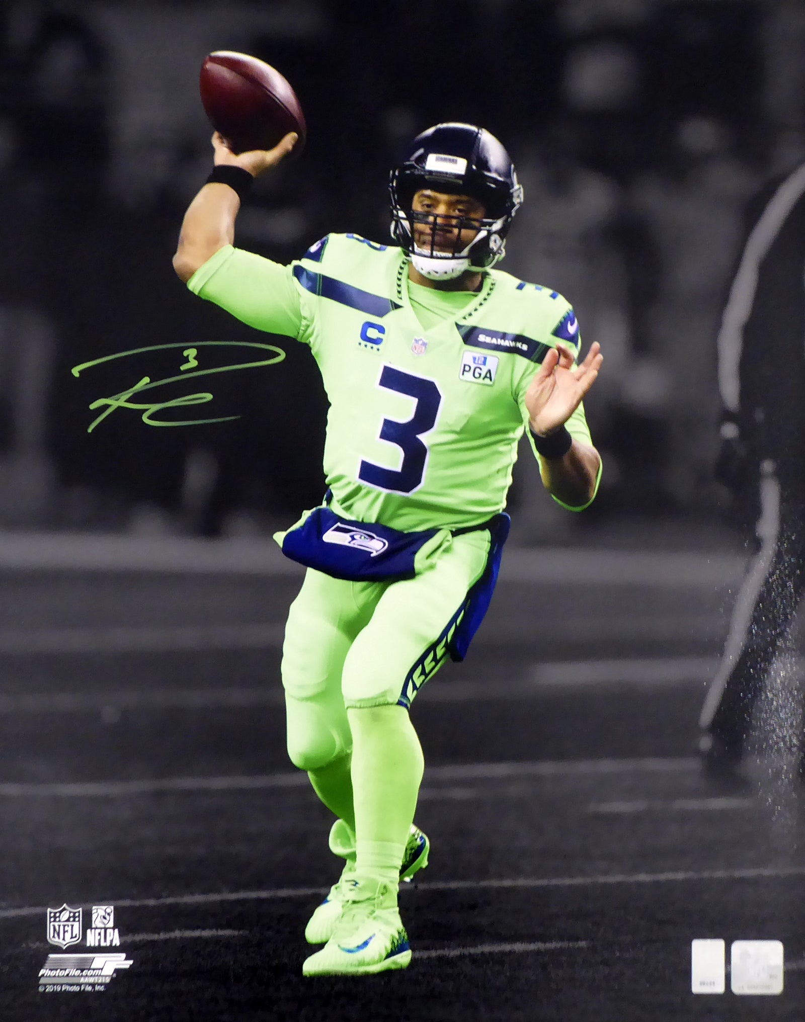 ラッセル・ウイルソン直筆サイン入り超大型写真…Russell Wilson… Products – Russell Wilson Direct