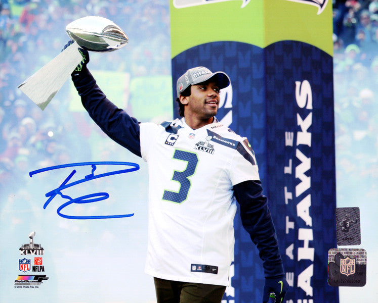 Russell Wilson Autographed 8x10 Photo Seattle Seahawks Super Bowl Trophy RW Holo Stock #94278